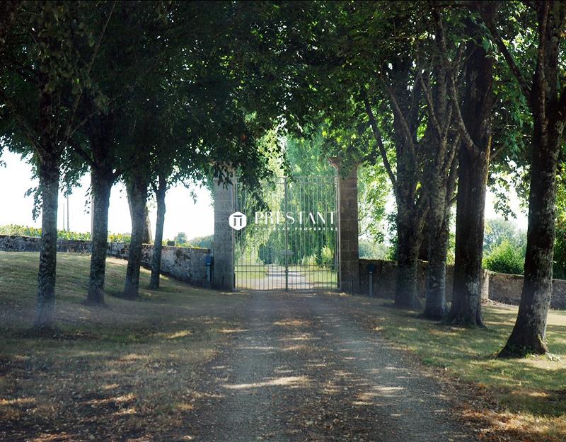 Château - 721 m² - 20 pièces