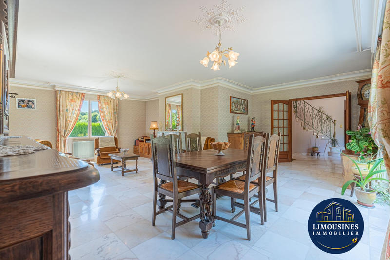 Maison - 206 m² - 8 pièces