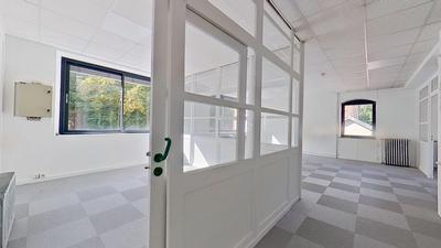 Bureau - 64 m² - 1 pièce