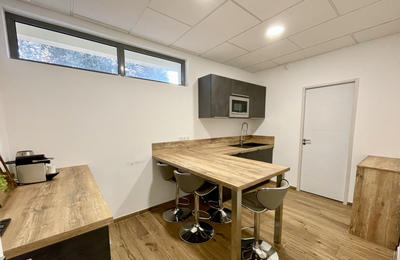 Local commercial - 130 m² - 5 pièces