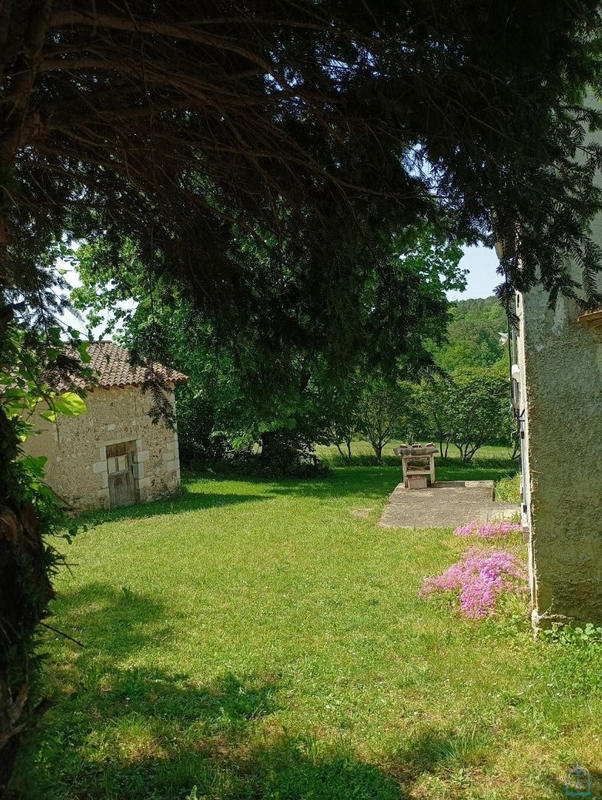 Maison - 300 m² - 7 pièces