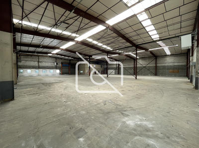 Entrepôt - 1 664 m²