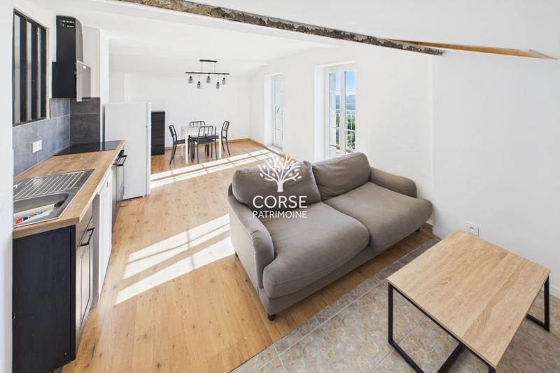 Maison de village - 240 m² - 10 pièces