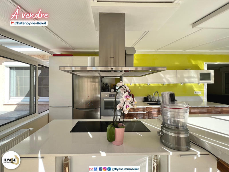 Maison - 182 m² - 7 pièces