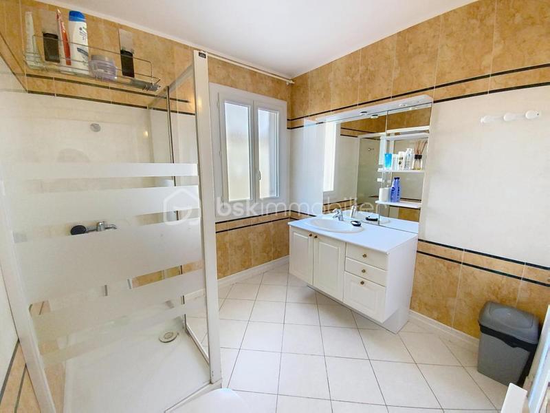 Maison traditionnelle - 176 m² - 7 pièces