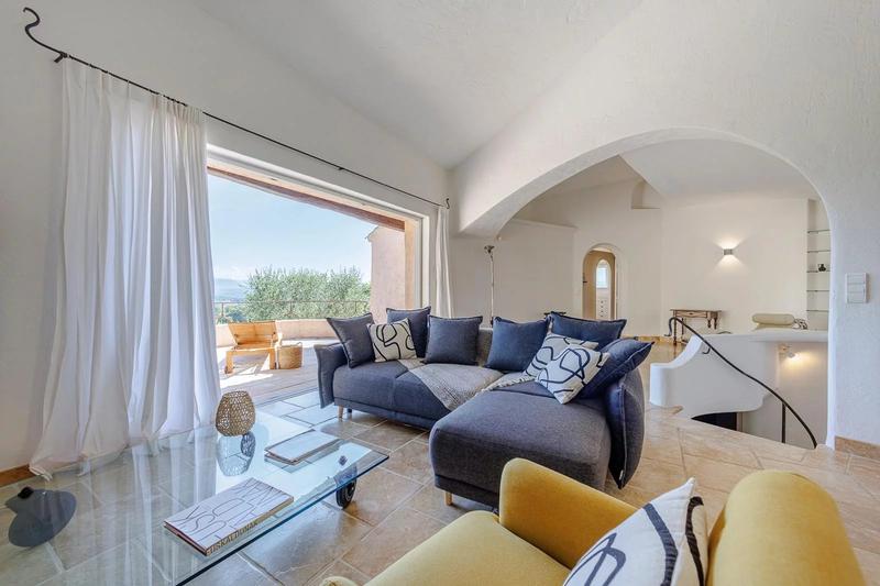 Maison - 205 m² - 6 pièces