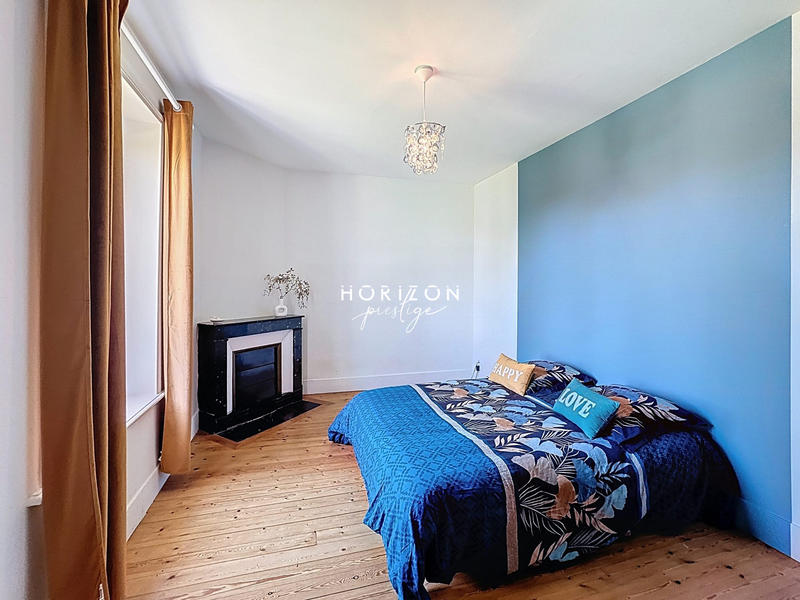 Maison - 255 m² - 6 pièces