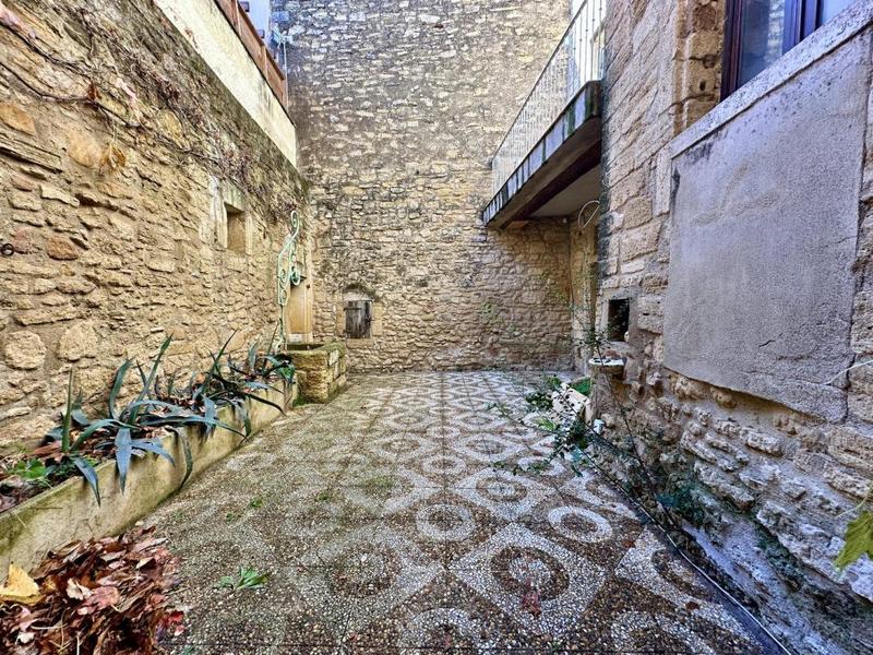 Maison - 260 m² - 9 pièces