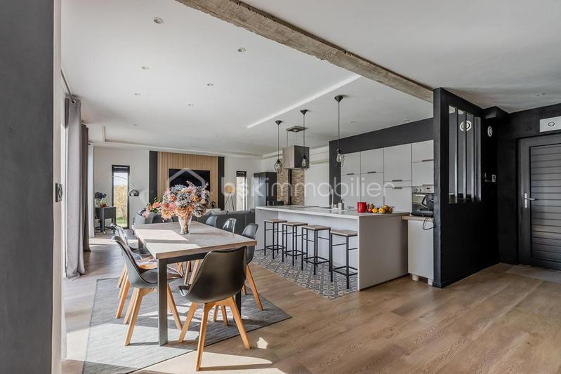 Maison - 163 m² - 5 pièces