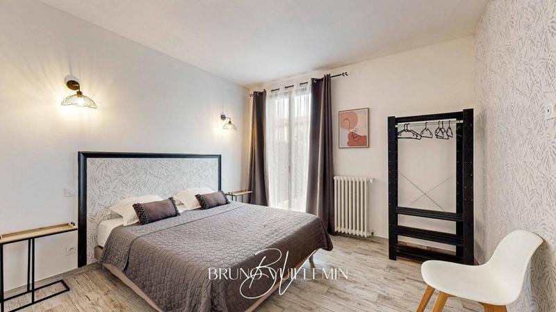 Maison - 413 m² - 12 pièces