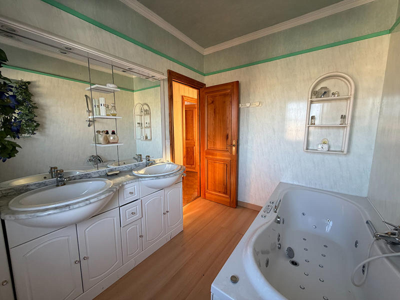 Maison - 162 m² - 6 pièces