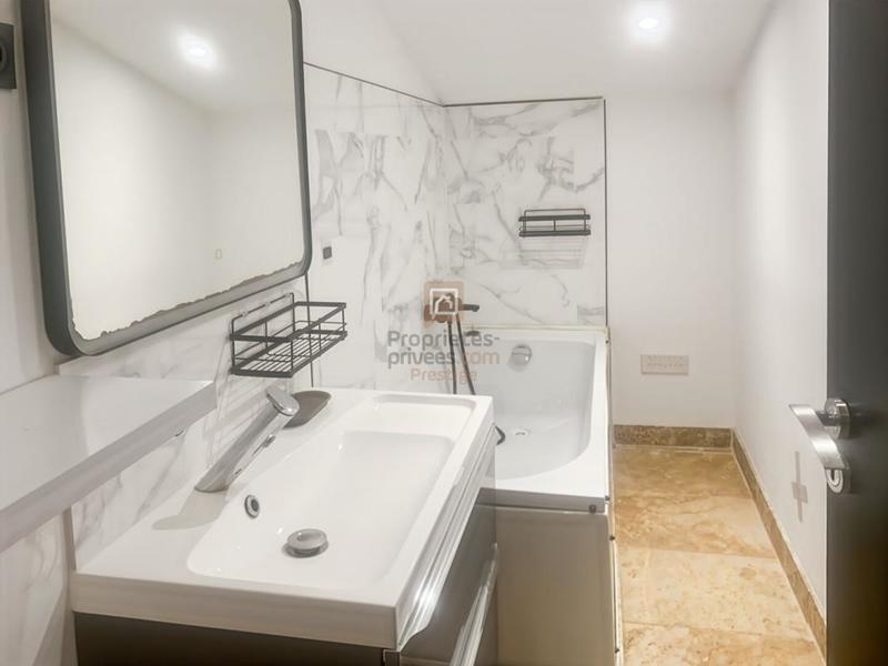 Maison - 225 m² - 7 pièces