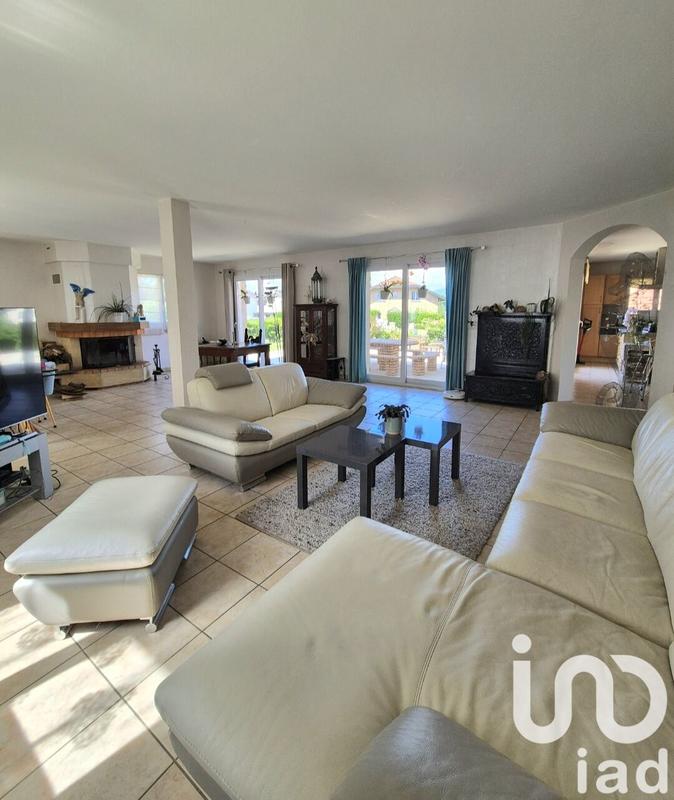 Maison - 250 m² - 7 pièces