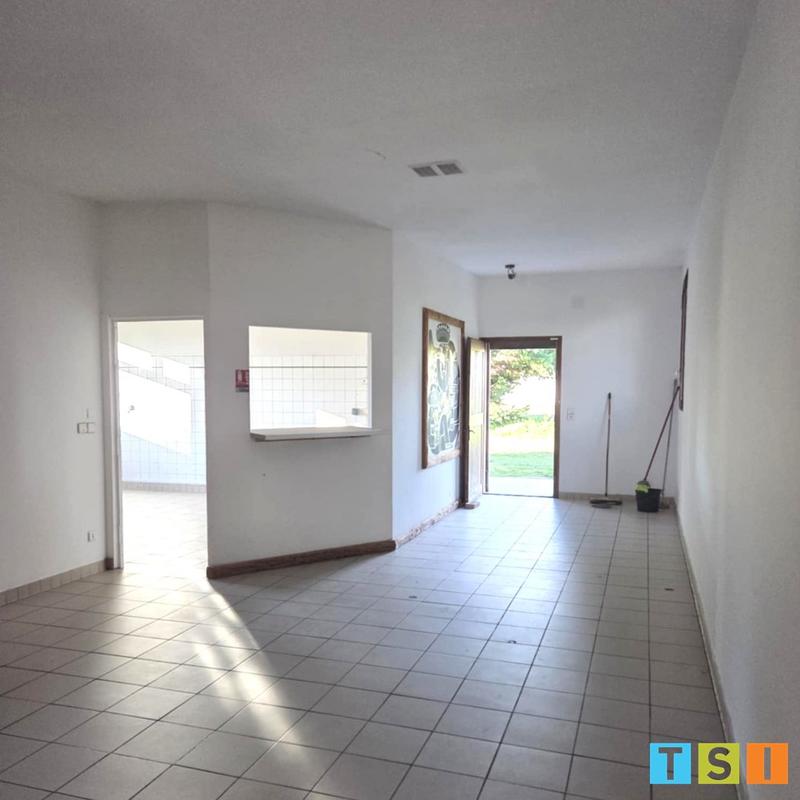 Local d'activités - 200 m² - 7 pièces