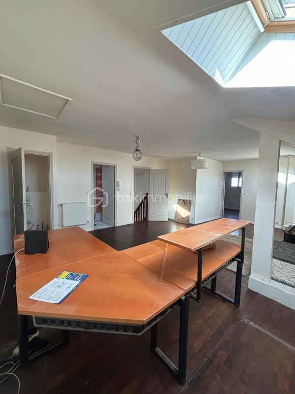 Maison - 183 m² - 7 pièces