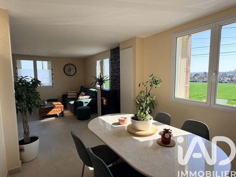 Maison - 110 m² - 5 pièces