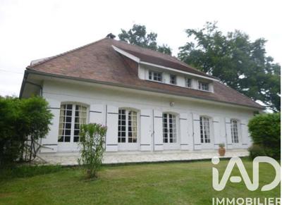 Maison - 238 m² - 8 pièces