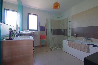 Maison - 86 m² - 4 pièces