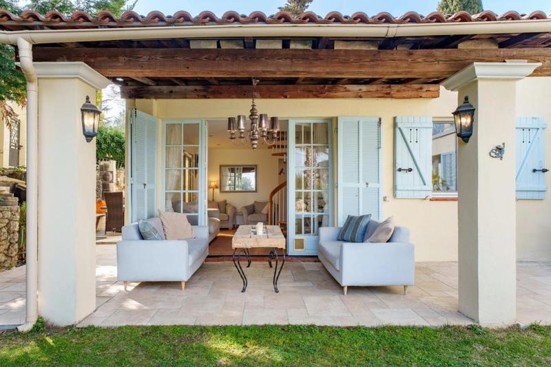 Villa - 217 m² - 8 pièces