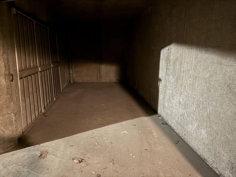 Parking / Garage - 11 m²