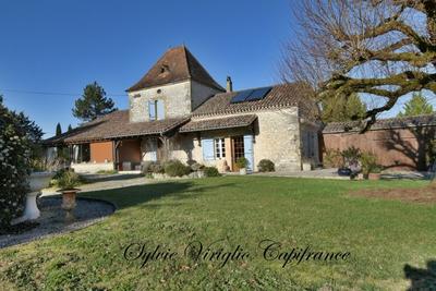 Maison - 207 m² - 6 pièces