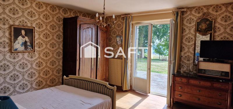 Maison - 222 m² - 8 pièces