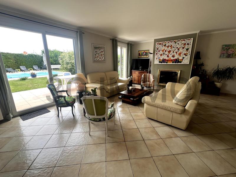 Maison - 200 m² - 7 pièces