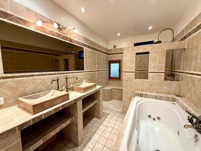 Maison - 194 m² - 6 pièces