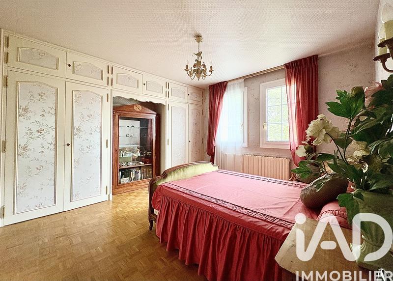 Maison - 216 m² - 10 pièces