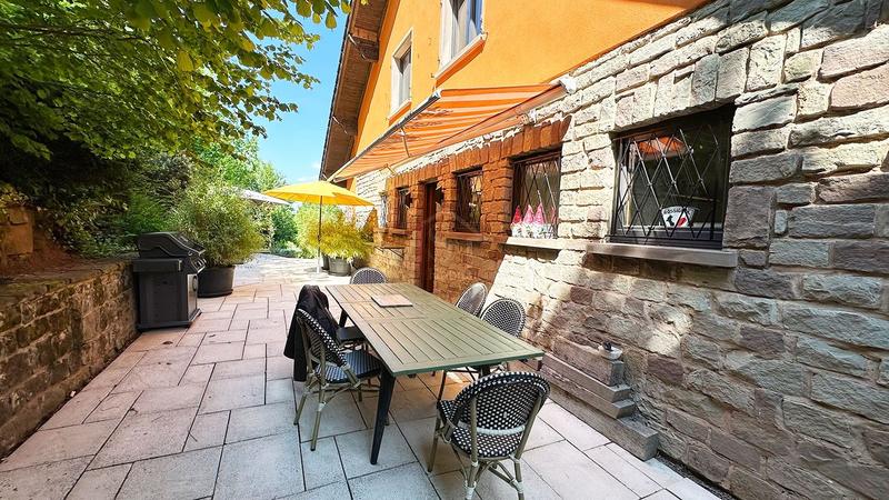 Maison - 237 m² - 6 pièces