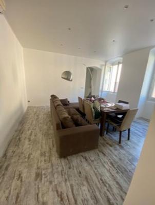 Appartement - 80 m² - 3 pièces