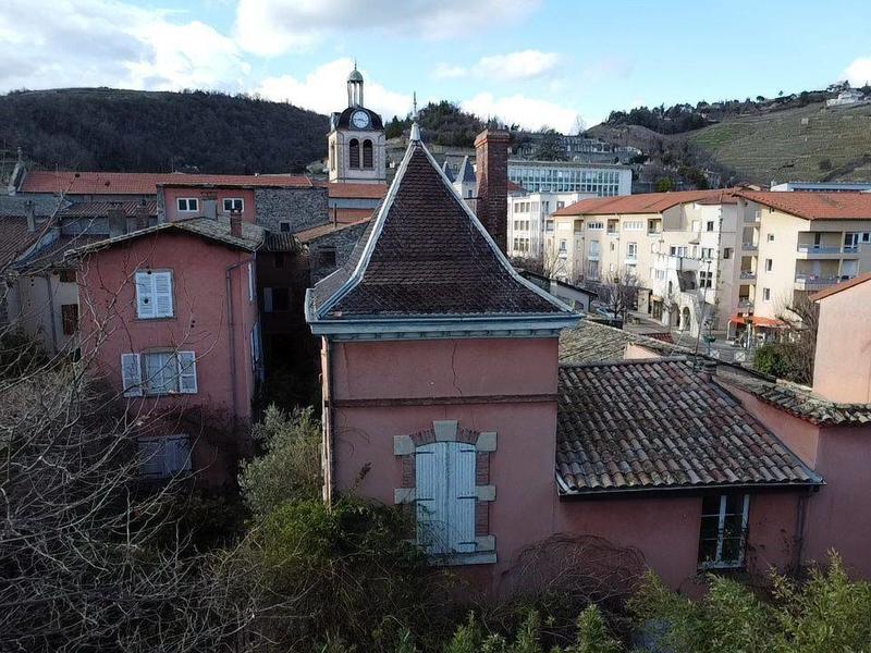 Propriété - 700 m² - 22 pièces