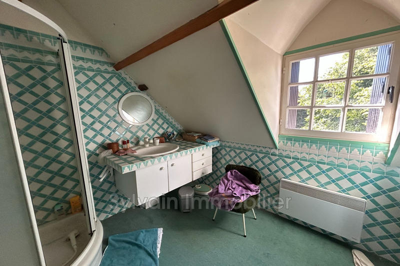 Maison - 122 m² - 8 pièces