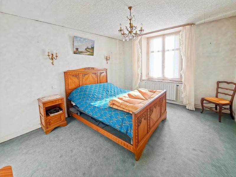 Maison - 200 m² - 8 pièces