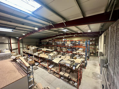 Local d'activités - 980 m²