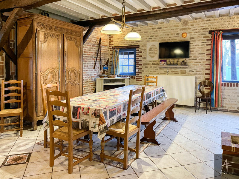 Maison - 210 m² - 8 pièces