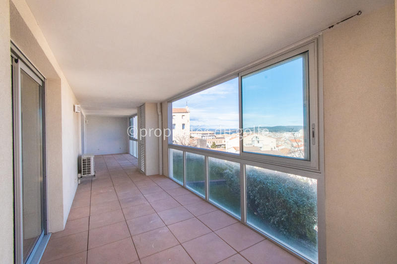 Appartement - 64 m² - 2 pièces