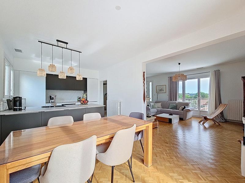 Maison traditionnelle - 157 m² - 6 pièces