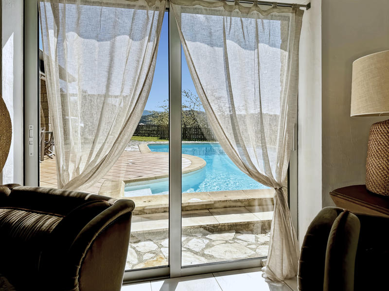 Propriété - 357 m² - 13 pièces