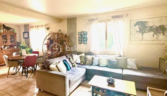 Maison traditionnelle - 88 m² - 4 pièces