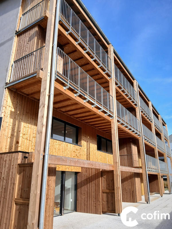 Appartement - 93 m² - 4 pièces