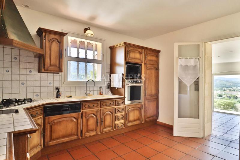 Maison - 178 m² - 7 pièces