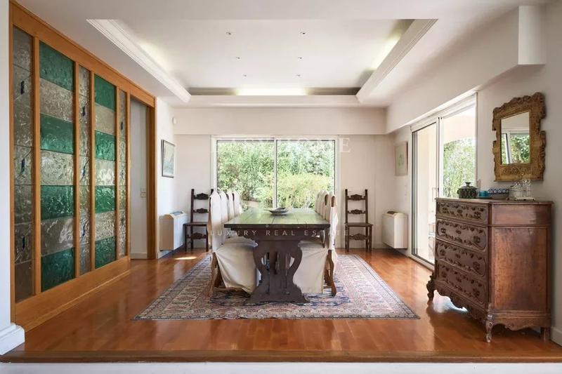 Maison - 361 m² - 9 pièces