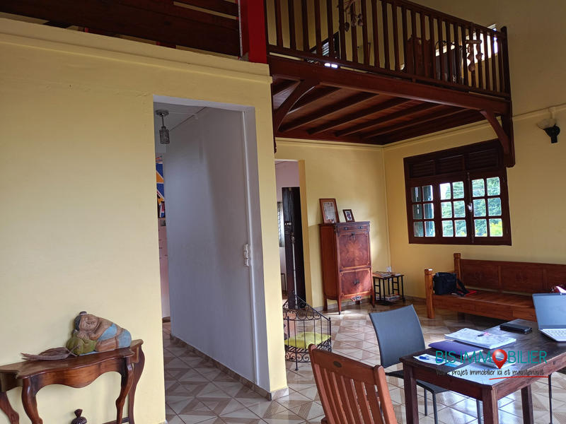 Maison - 184 m² - 5 pièces