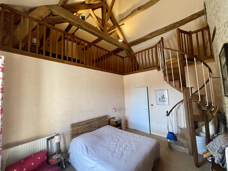 Maison - 372 m² - 9 pièces