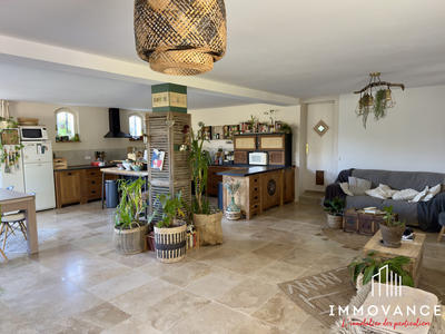 Villa - 204 m² - 5 pièces