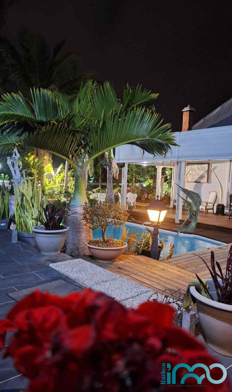 Maison traditionnelle - 320 m² - 8 pièces