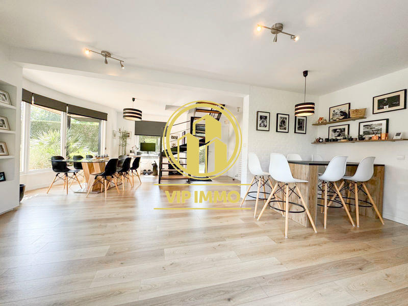 Maison - 141 m² - 5 pièces