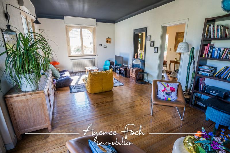 Maison traditionnelle - 250 m² - 5 pièces