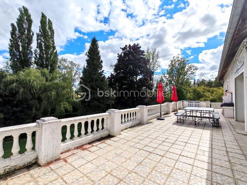 Pavillon - 416 m² - 11 pièces